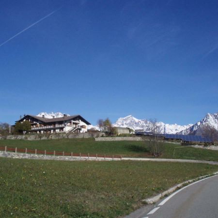 Agriturismo Plan D'Avie Aosta Bagian luar foto